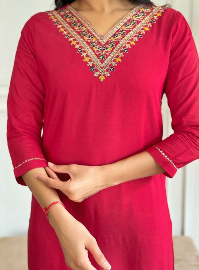 Fuchsia embroidered V-neck kurti