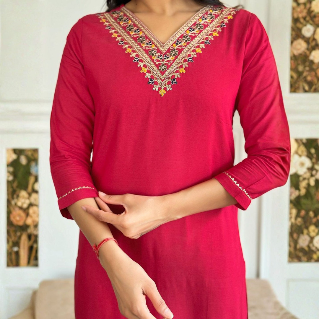 Fuchsia embroidered V-neck kurti - Image 5