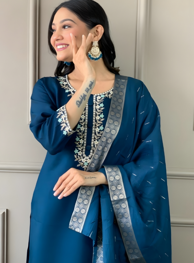 Peacock Teal Rayon Slub Suit with Jacquard Border Dupatta